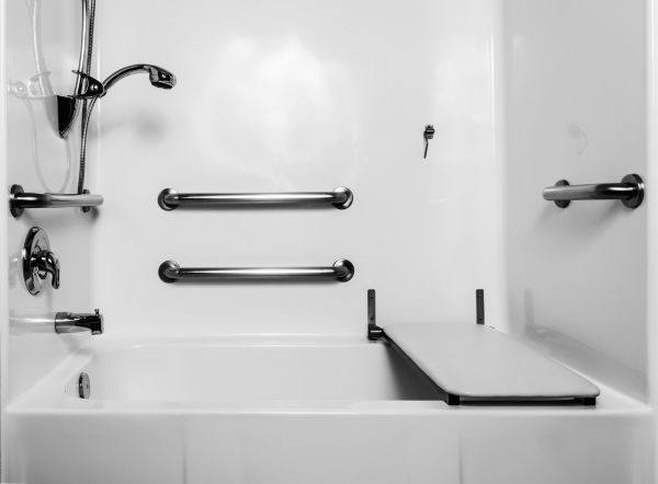Accessible Tub Installation in Chesterland