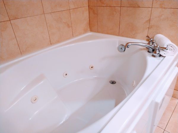 Acrylic Tub Installation in Chesterland